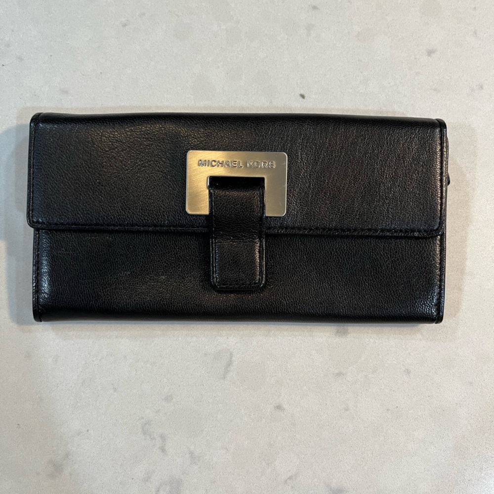 MICHAEL KORS Women’s Black Leather Credit Card Wallet